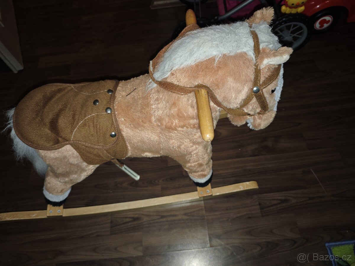Houpací koník - 3