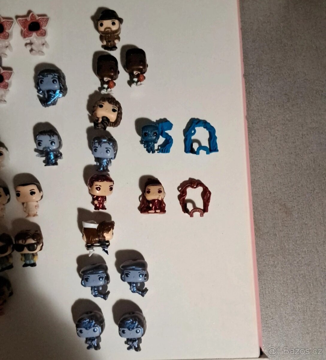 Stranger things kinder joy - 3