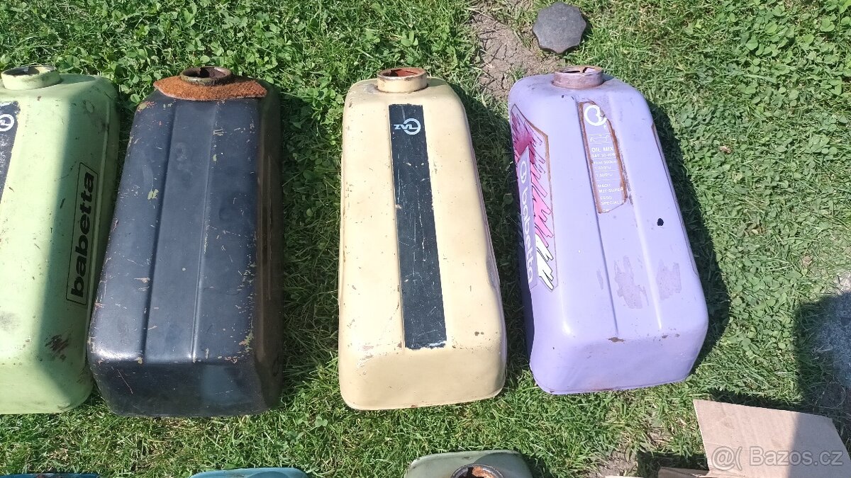 Babetta 210 - nádrž různé barvy - 3