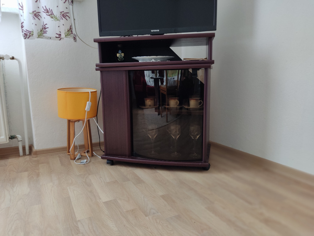 Televizní stolek (skříňka) - 3