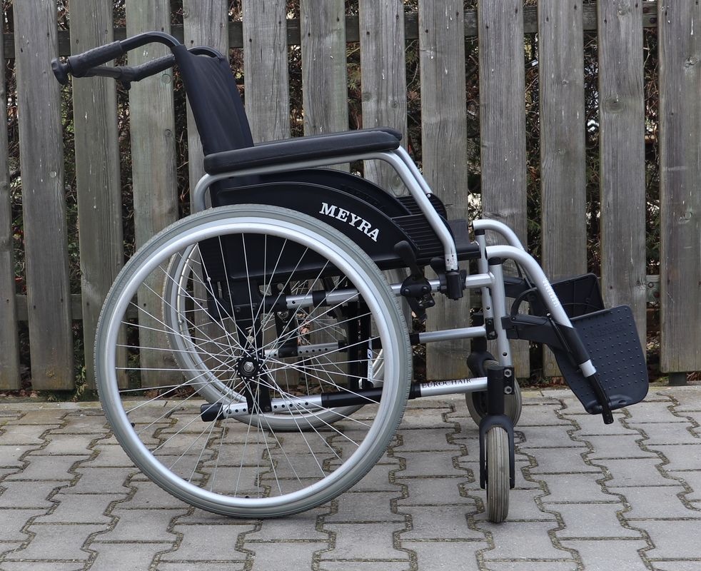 094-Mechanický invalidní vozík Meyra. - 3