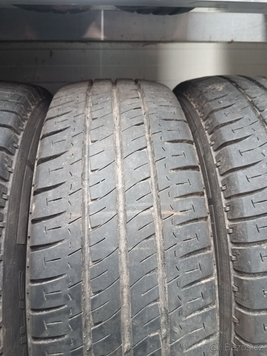 215/60/17C Michelin - 3