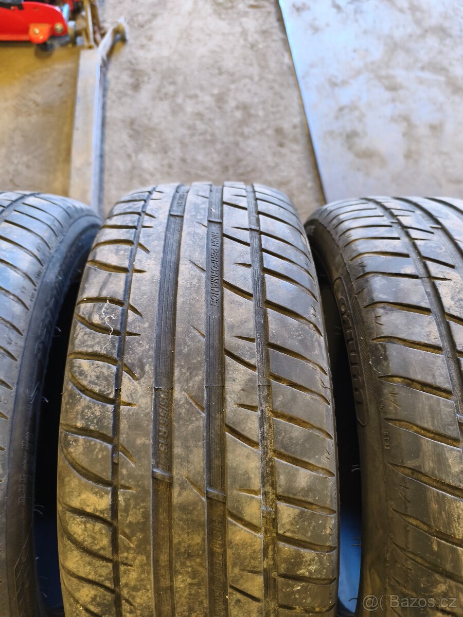 Pneu 195/55 R15 - 3
