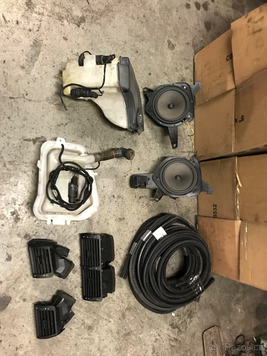 E46 330i Touring Spousta dílů - 3