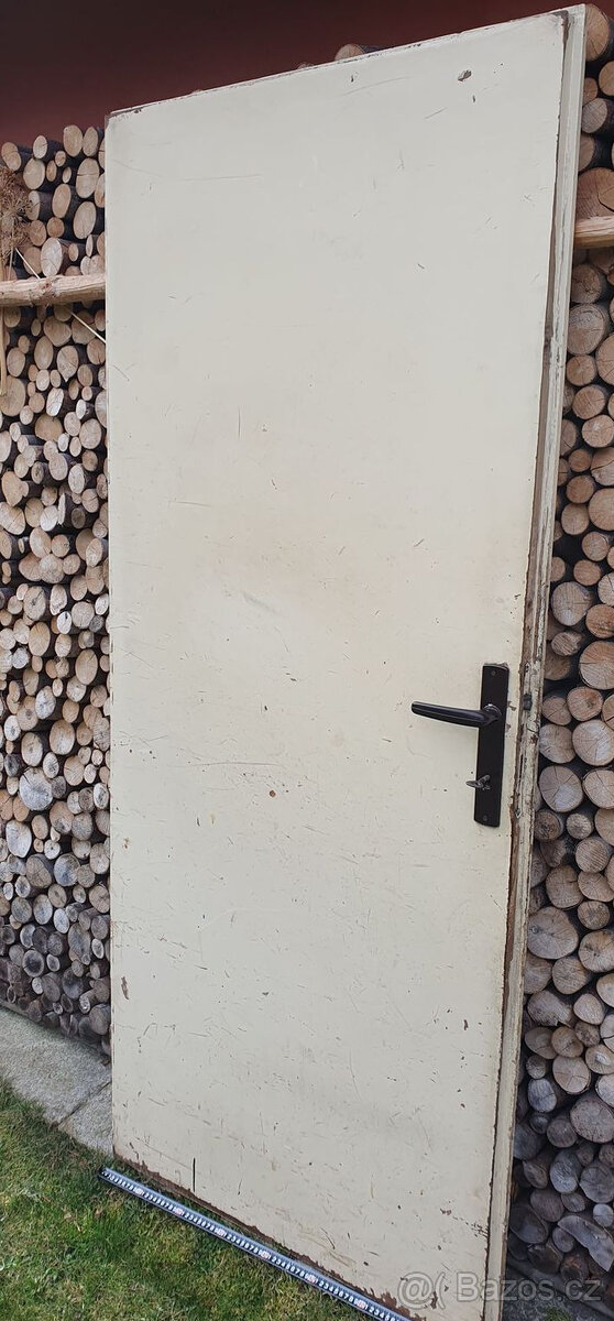 dveře interiérové vnitřní 60, 80/197; křídlo garážové - 3