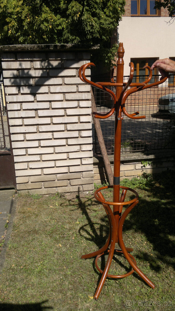 PRODÁM RETRO DŘEVĚNÝ VĚŠÁK - 3