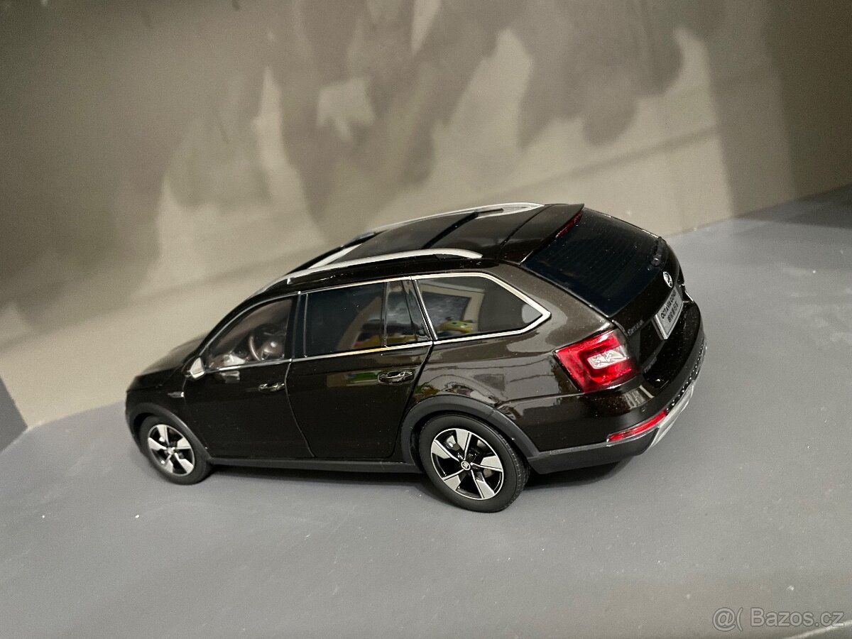 Škoda Octavia III Combi facelift 1:18 Paudi - nové - 3