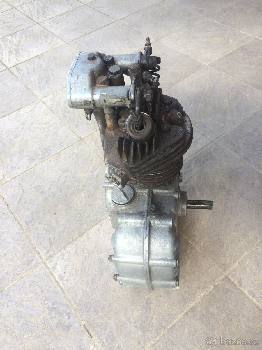 NSU 201 OSL litinová hlava - 3