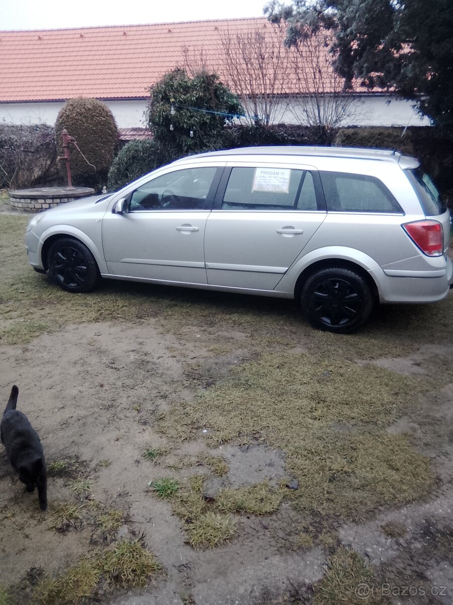 Opel ASTRA kombi - 3