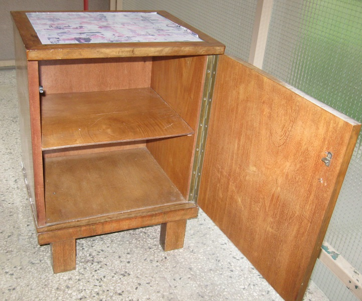 Dva noční stolky - 3