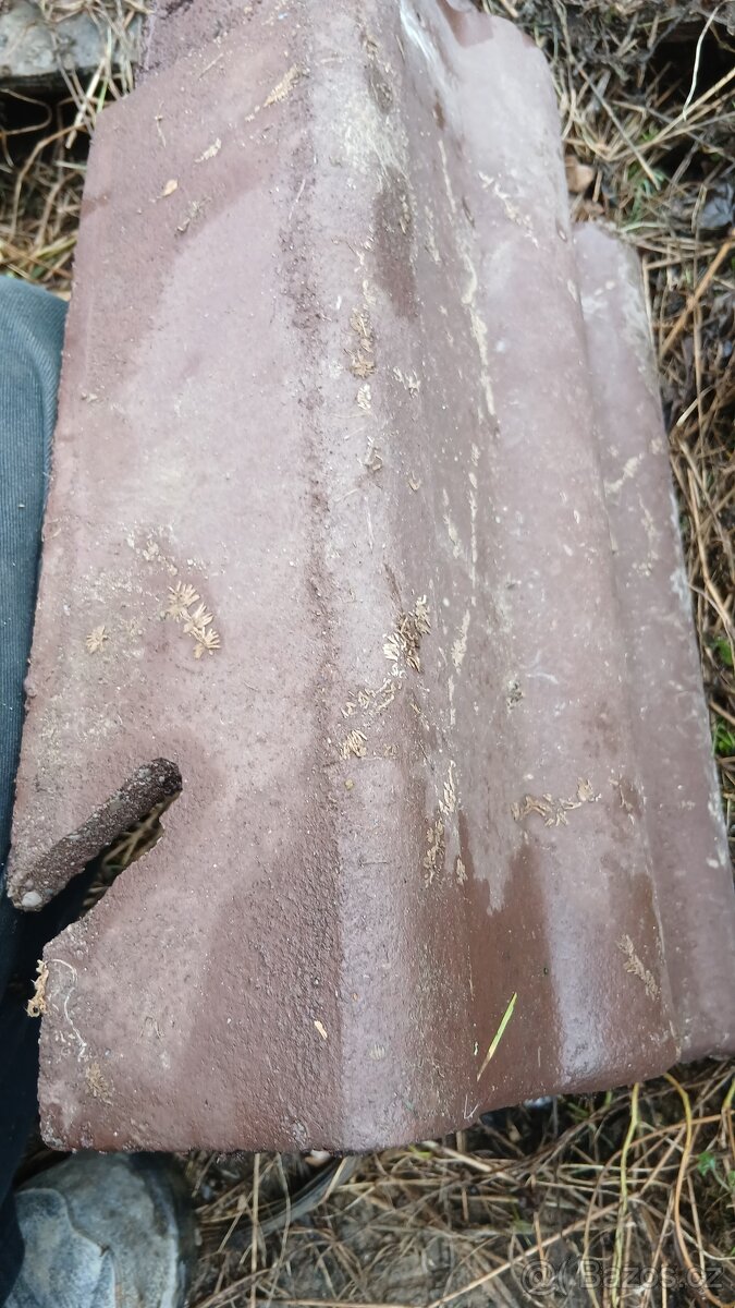 Střešní tašky KM BETA krajové levé - 3