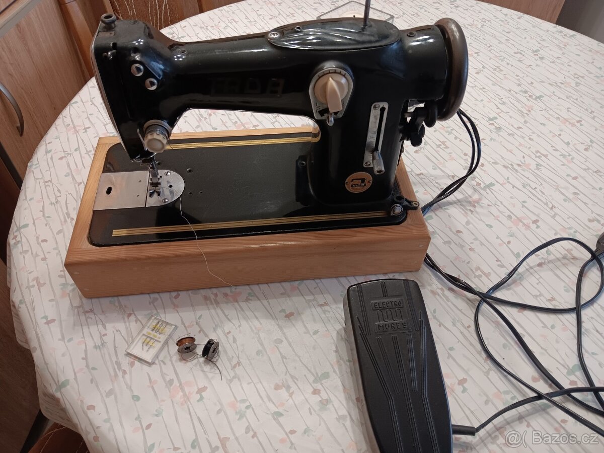 šící stroj Lada - 3