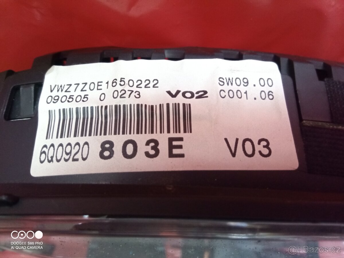 Řídící jednotka 03D 906 033 F, budíky a sada zámků VW Polo - 3