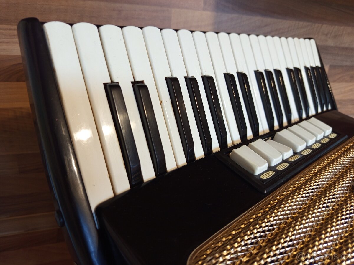 Akordeon (harmonika, heligonka) Delicia 80 basů - 3