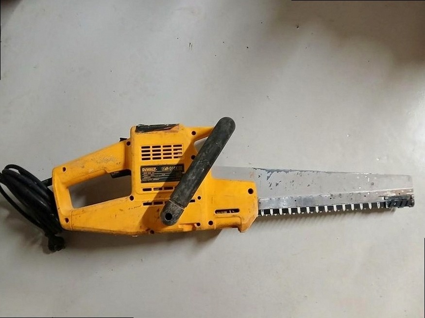 Dewalt Alligator pila DW 390 + náhradní listy - 3
