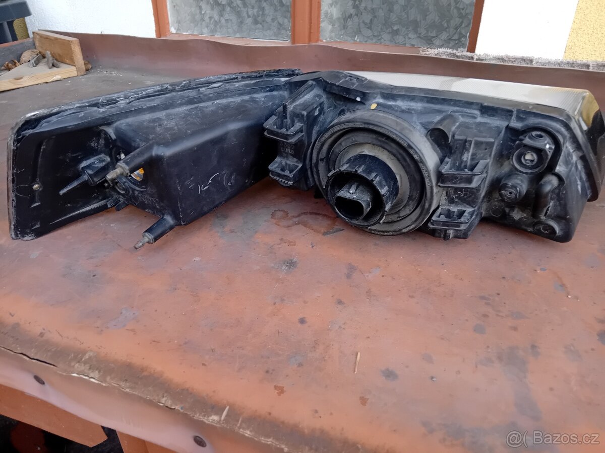 Prodám přední světla Ford mustang - 3