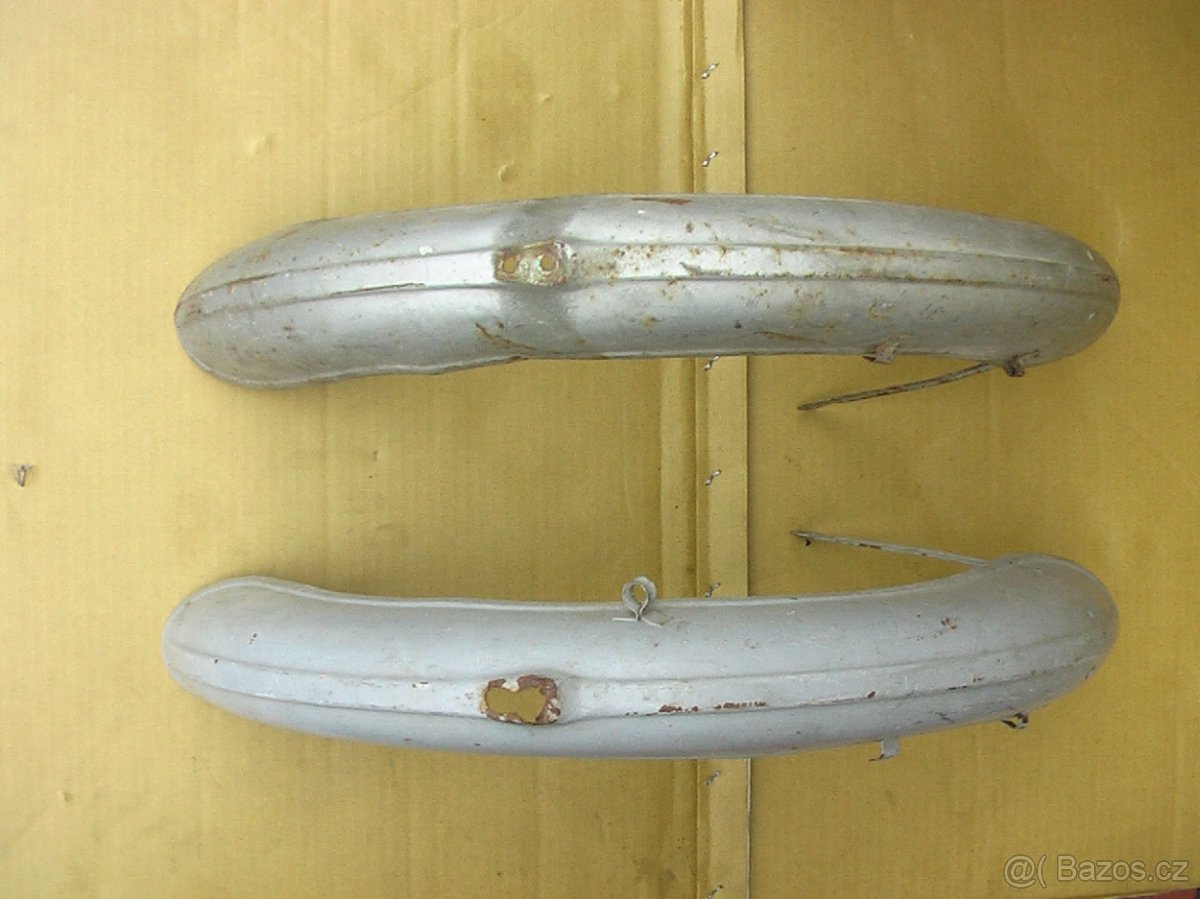 Stadion S 22 - Přední blatník. - 3