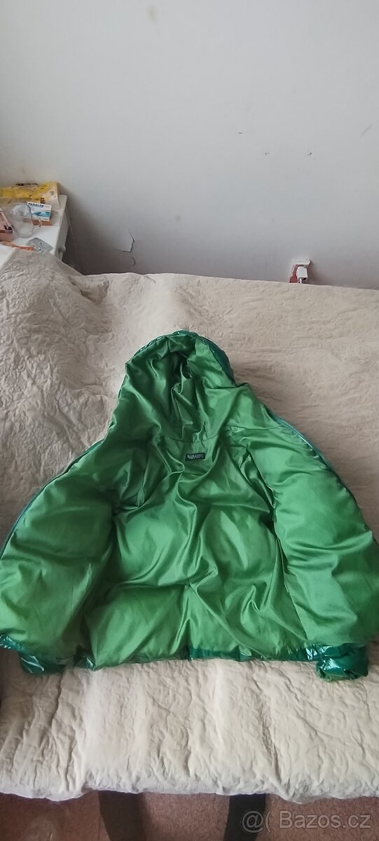 Lesklý péřový kabátek - 3