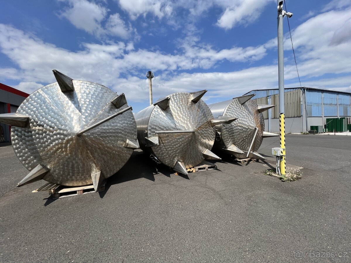 Nerezová nádrž 38000 litrů. - 3