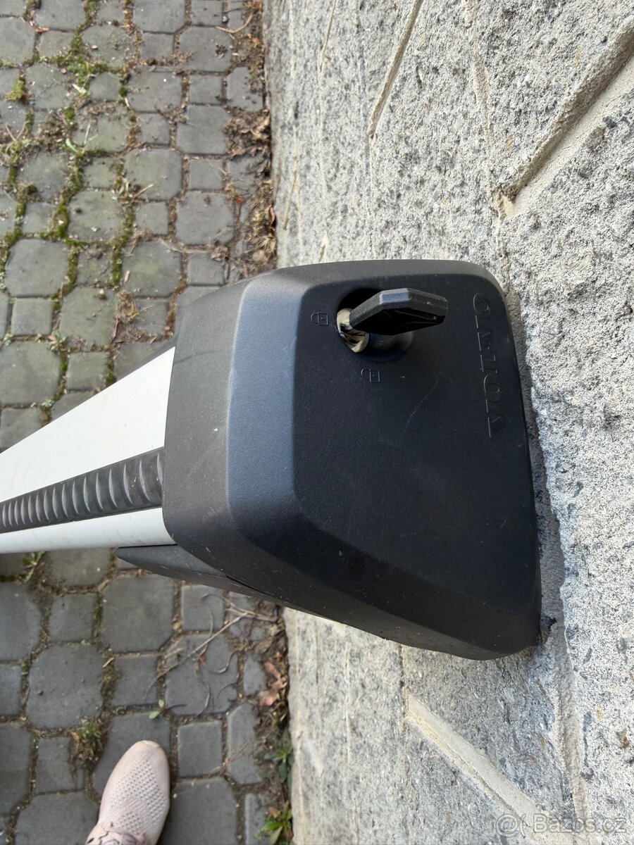 Příčníky na střešní box Volvo V90 - 3