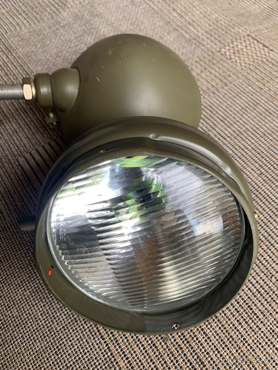 Světlomet P-V3S - 3