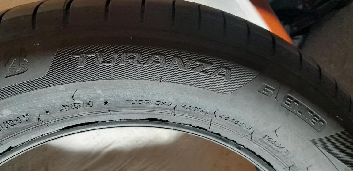 Bridgestone Turanza 6 215/60-17 - 3