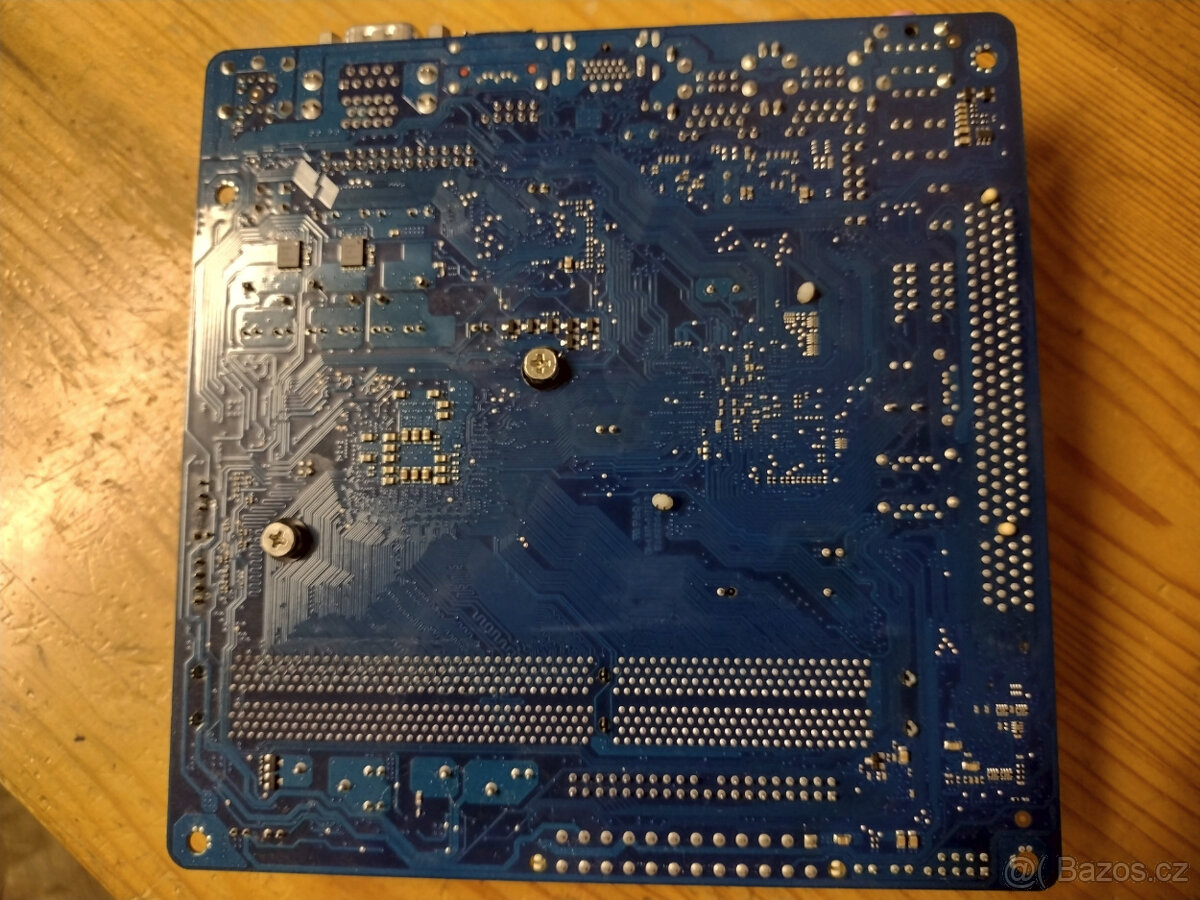 Prodám Gigabyte GA-1037 - 3