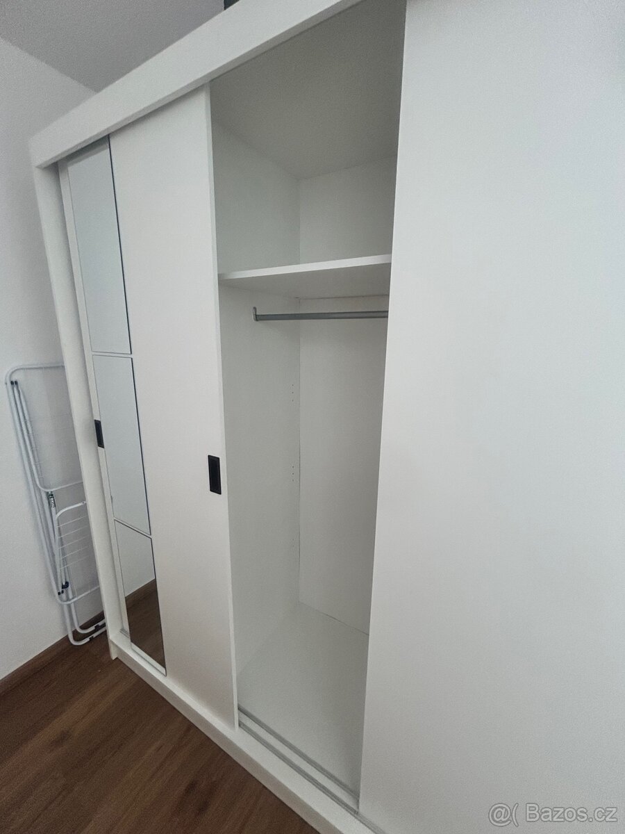 Šatní skříň - 3