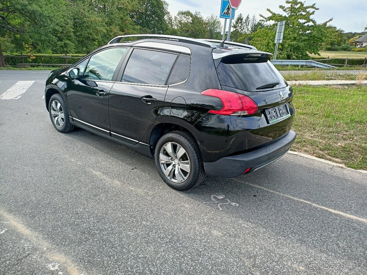 Peugeot 2008 1.2 VTi STYLE - 3