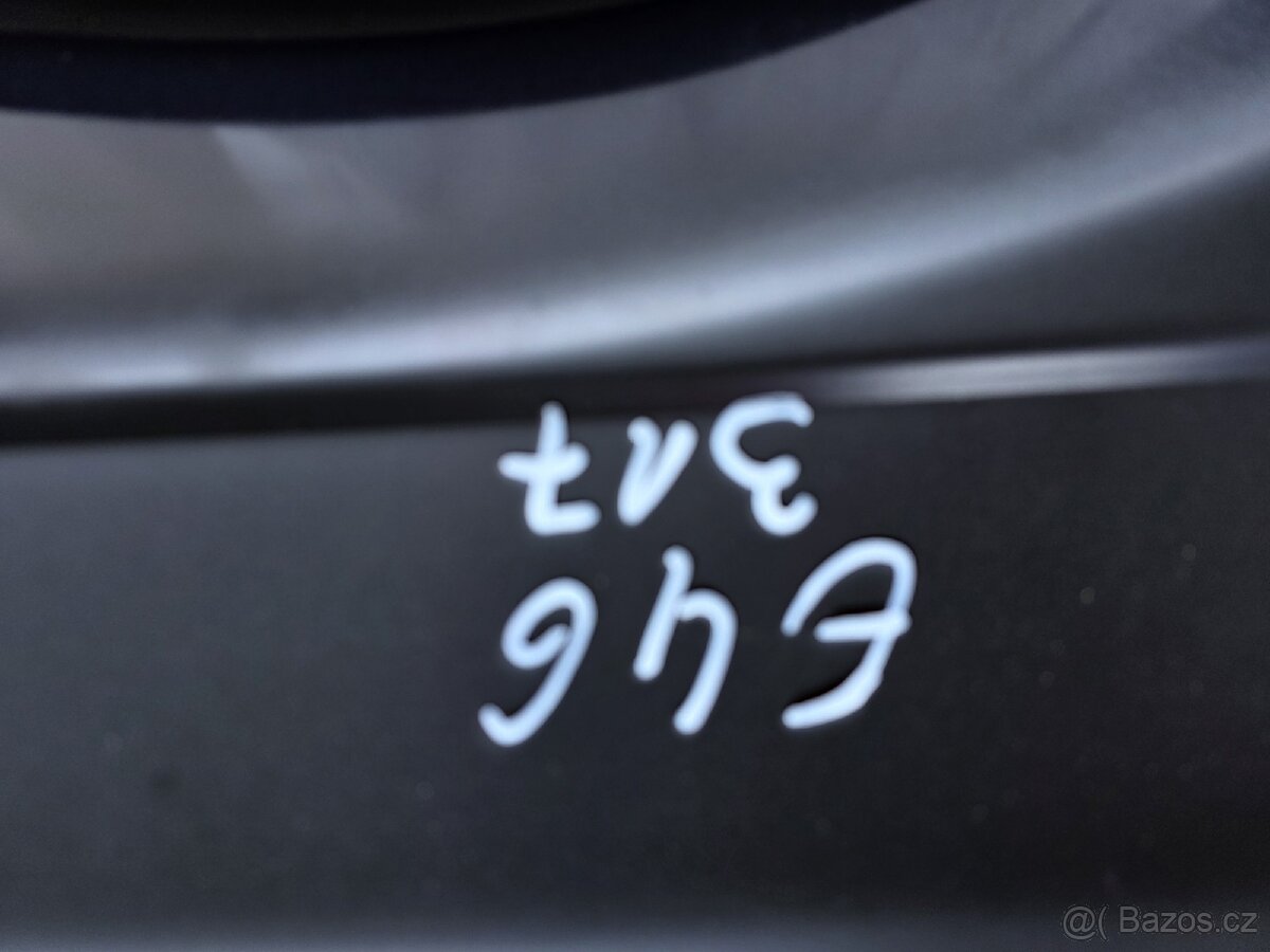 Blatníky na e46 nové, lakované - 3