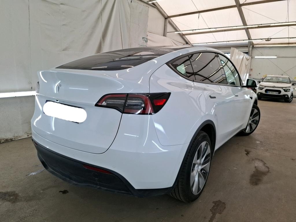 Tesla Model Y AWD Long Range - 1949 - 3