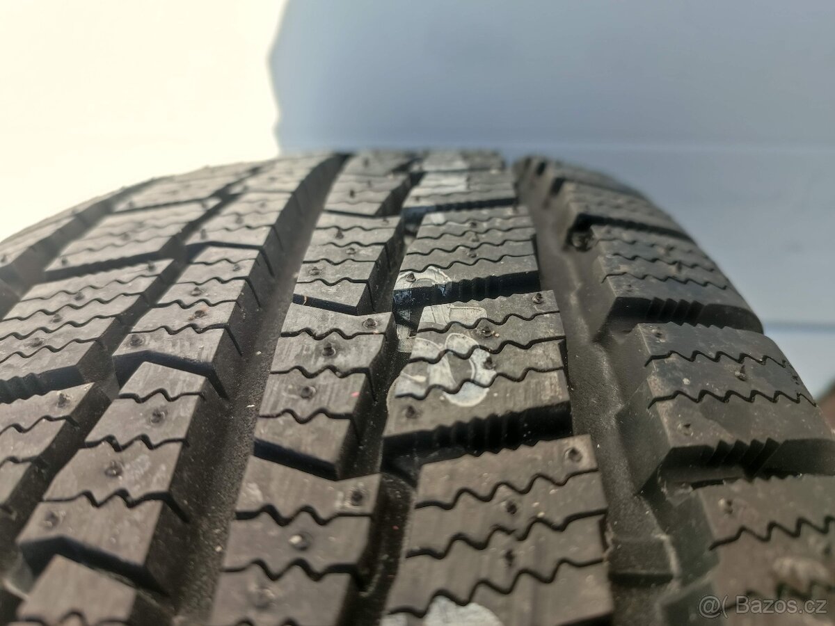 501. NEJETÉ Zimní dodávkové pneumatiky Hankook 225/70/15C - 3