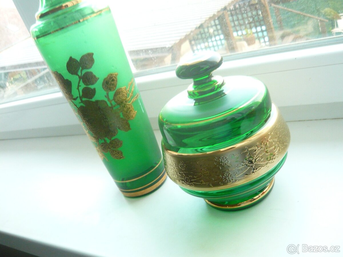 zelená váza s dozou - 3