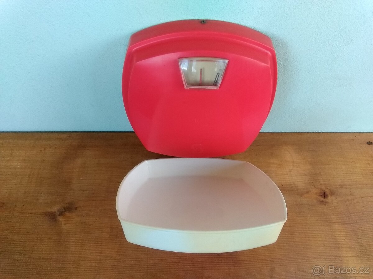 Prodám stolní a závěsnou váhu - 3