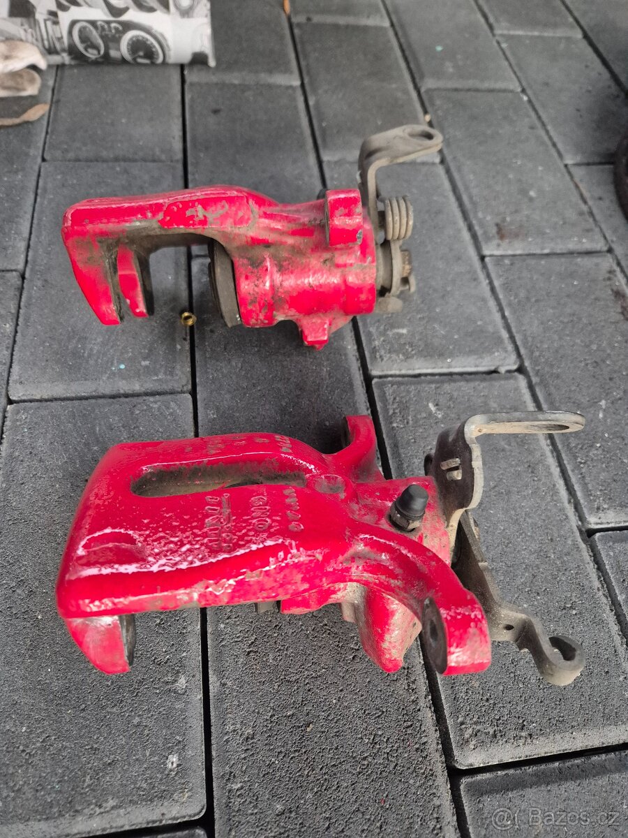 Octavia 3 RS přední brzdové třmeny + kotouče - 3