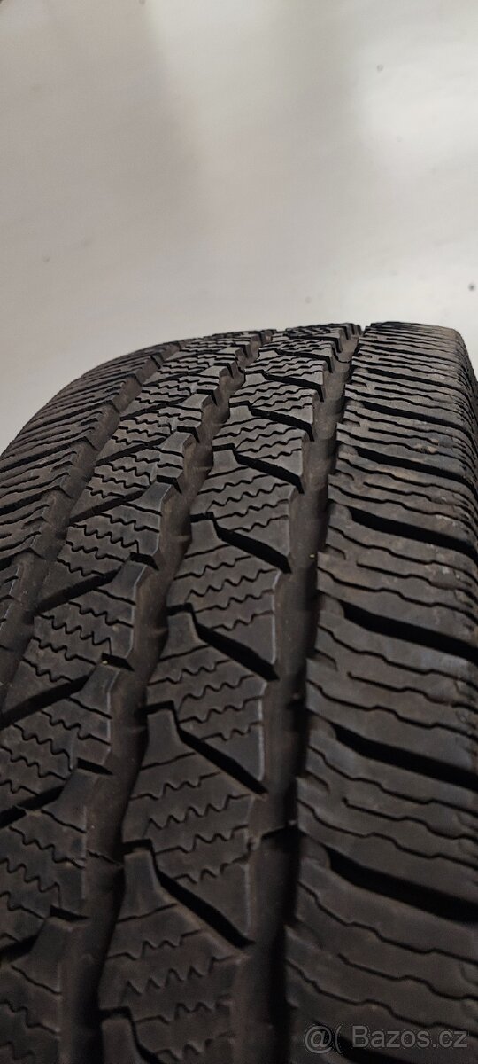 215/60/17C Continental WinterVan, DOT 2923, 8.2mm-7.5mm - 3