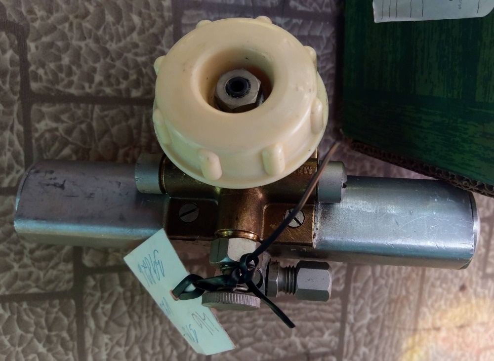 Motorek stěračů P-V3S - 3