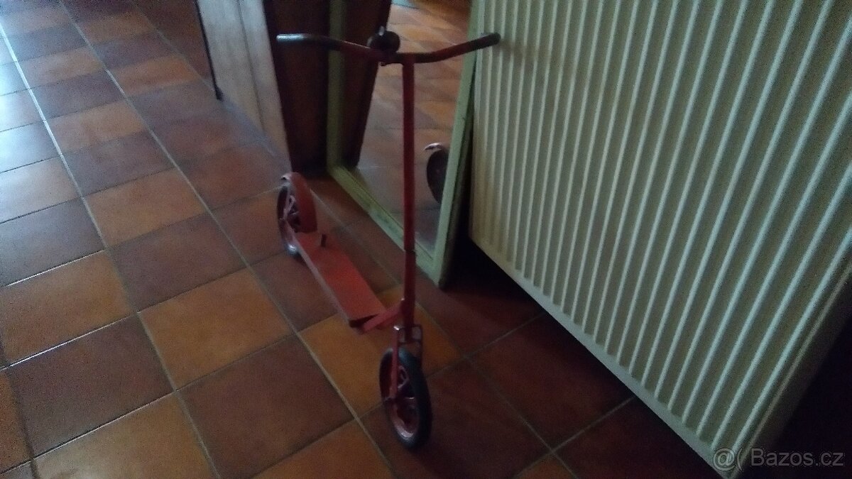 Starozitna dětská koloběžka - 3