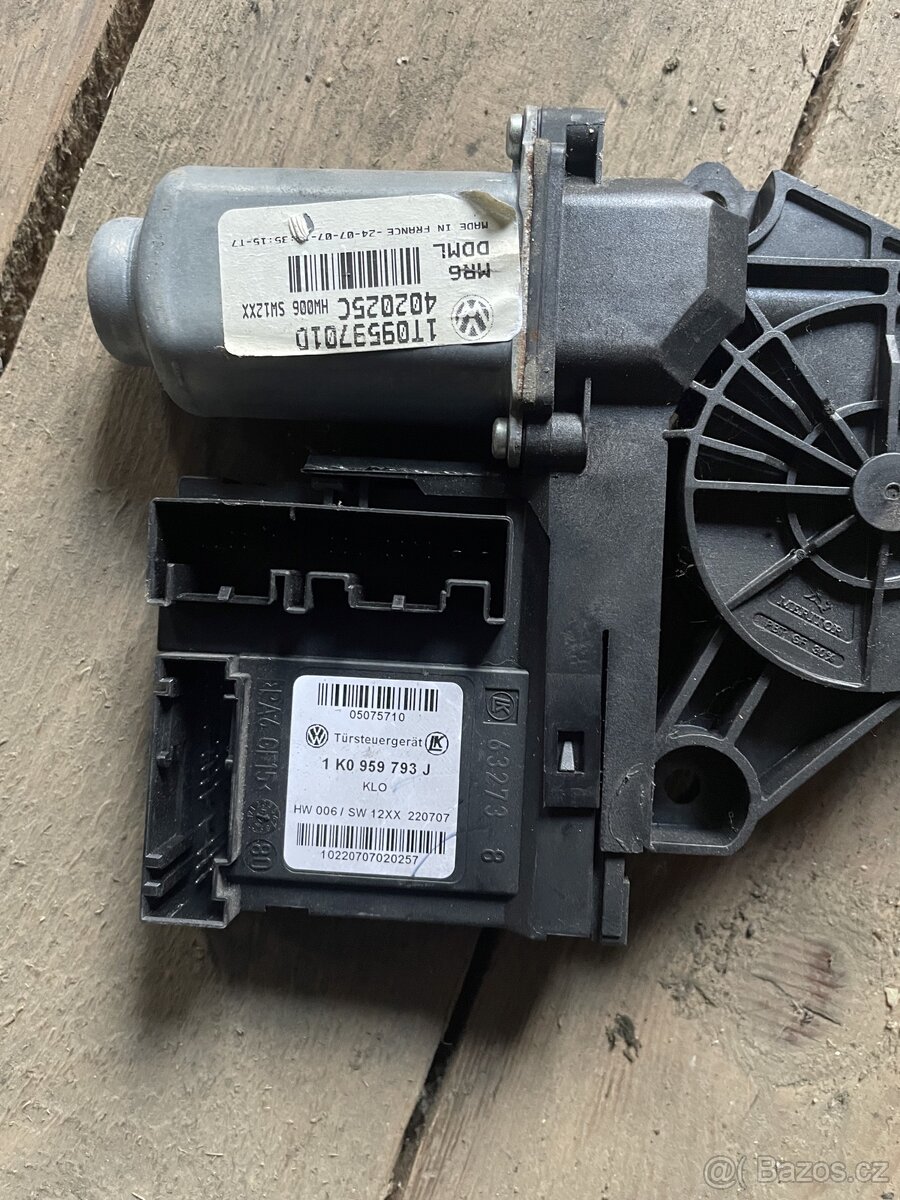 Motorek stahovačky Škoda Octavia 2 - 3