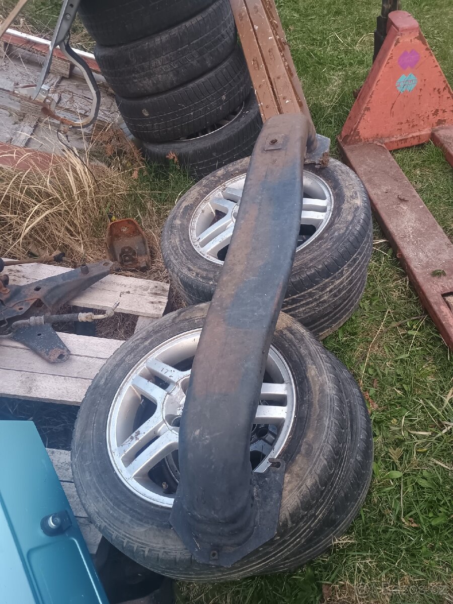Výztuha předního nárazníku Ford Mondeo mk3 - 3