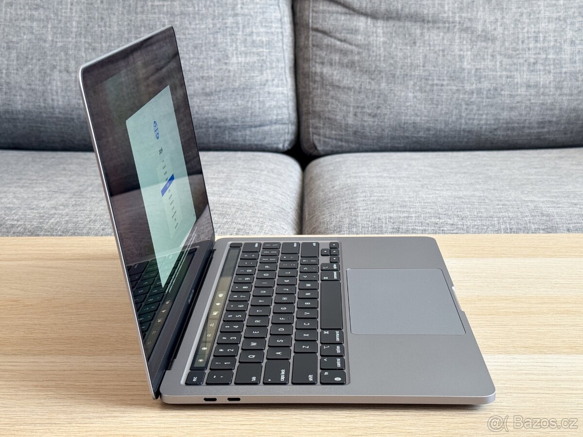 13" MacBook Pro (2020) Core i7 - TOP STAV, POUZE 44 CYKLŮ - 3