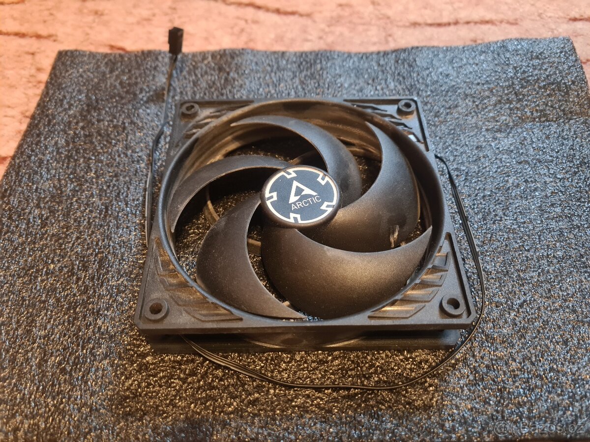 3x140mm a 2x120mm větráček - 3