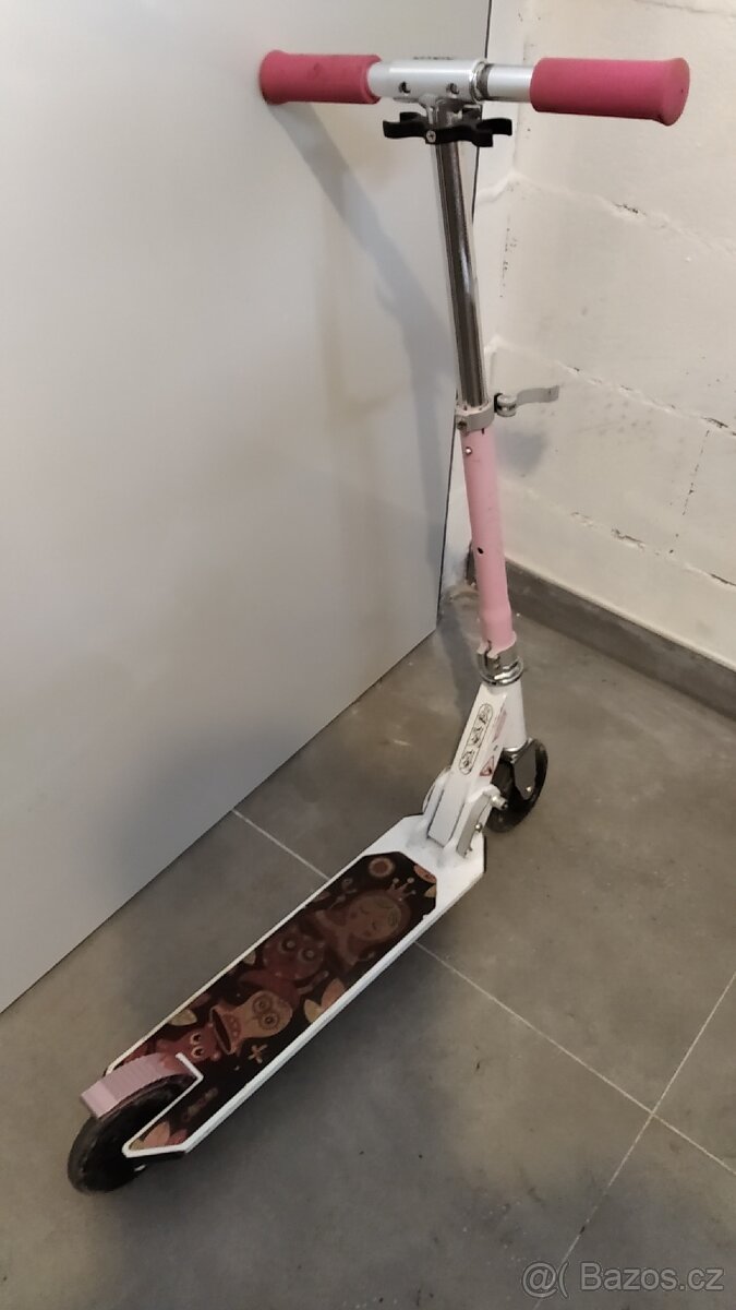 Skládací dětská (dívčí) koloběžka - 3