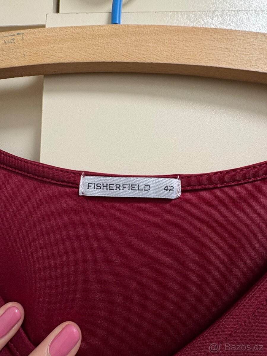 Vínové šaty a černé šaty - 3