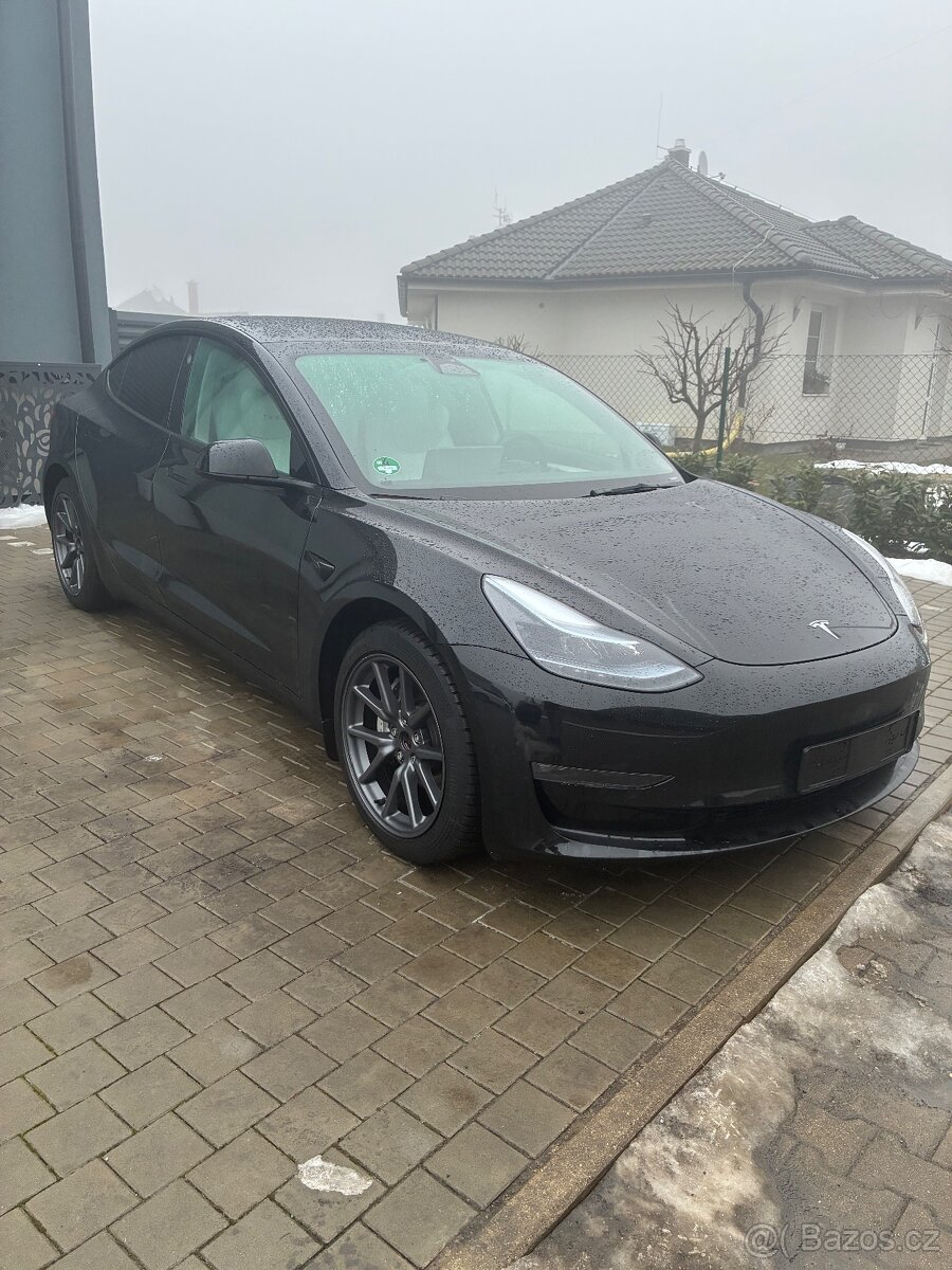 Prodáno - Tesla Model 3 Long Range | EAP | RYZEN | - 3