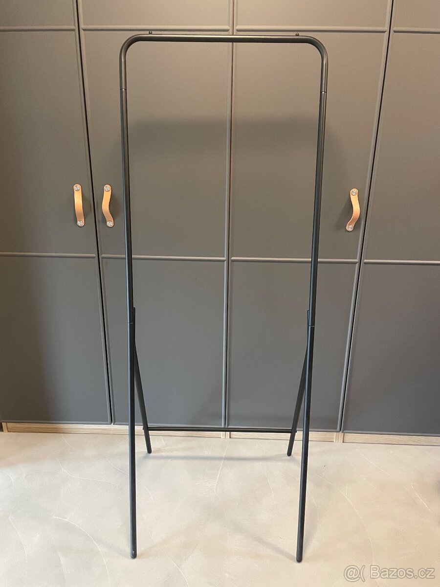 Stojanový věšák - 3
