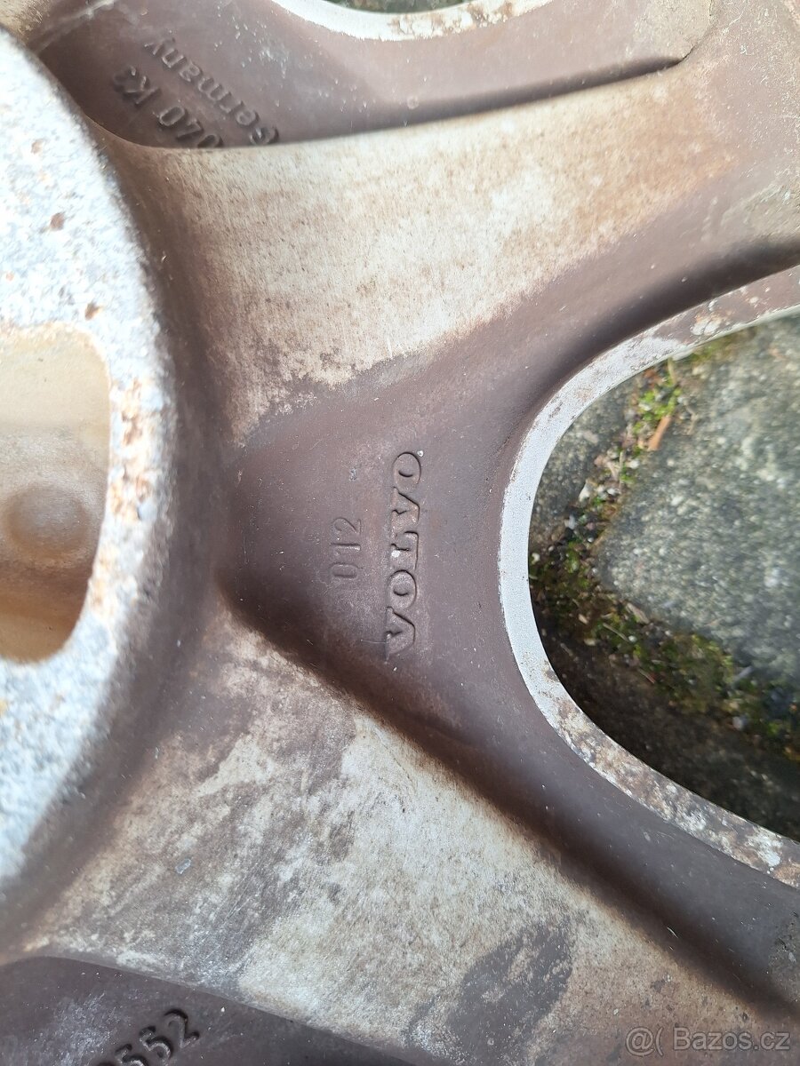 Disky originál Volvo 7Jx16x49 - 3