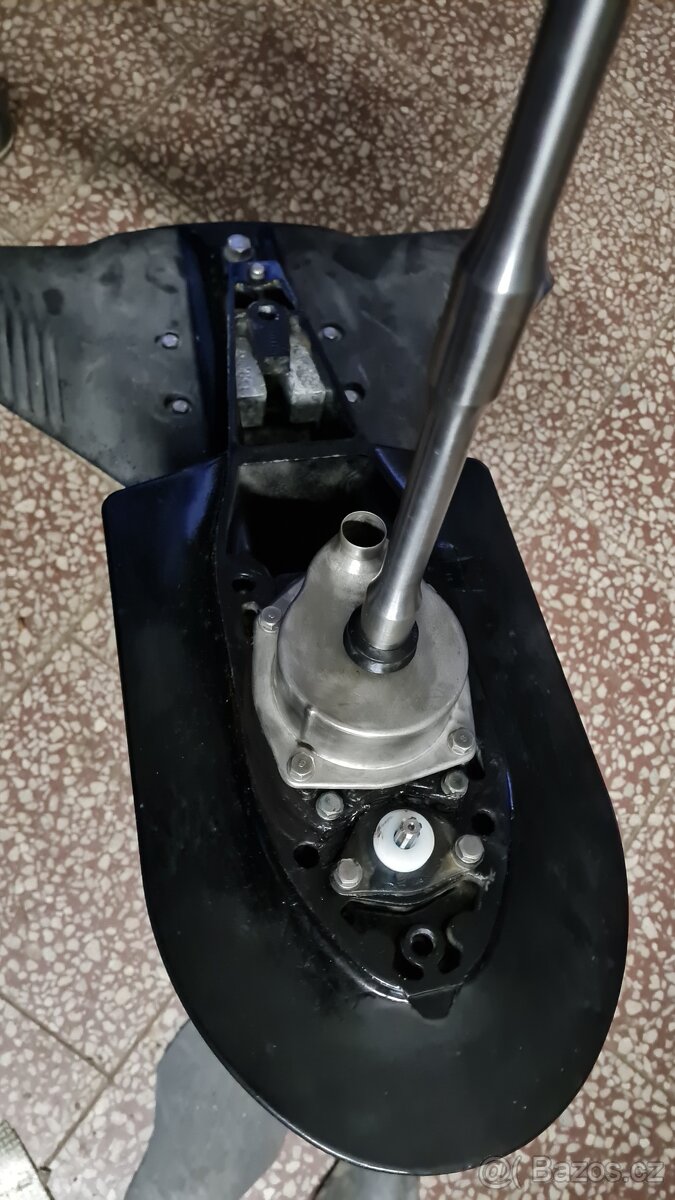 Prodám lodní motor Mercury 90 - 3