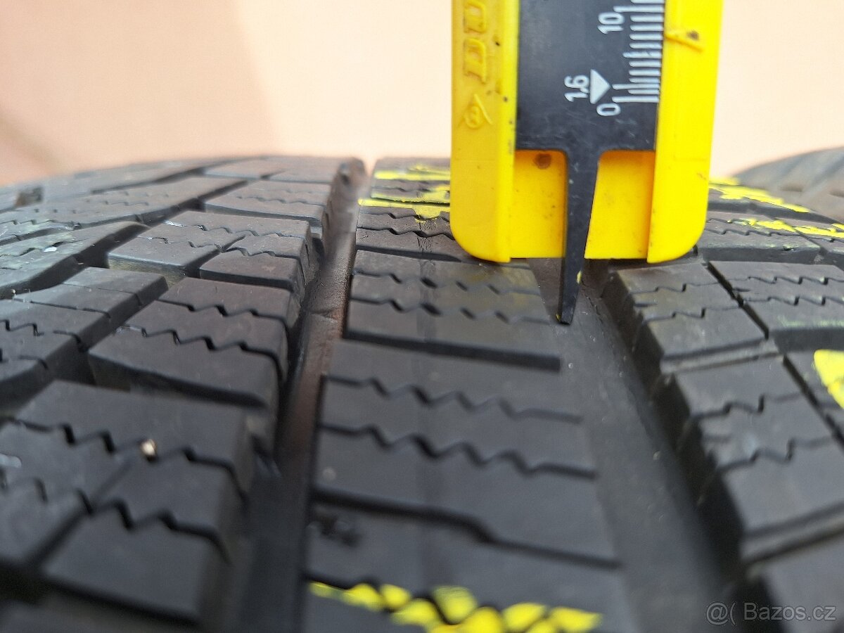 Prodám zimní pneu 225/40/18 Hankook - 3