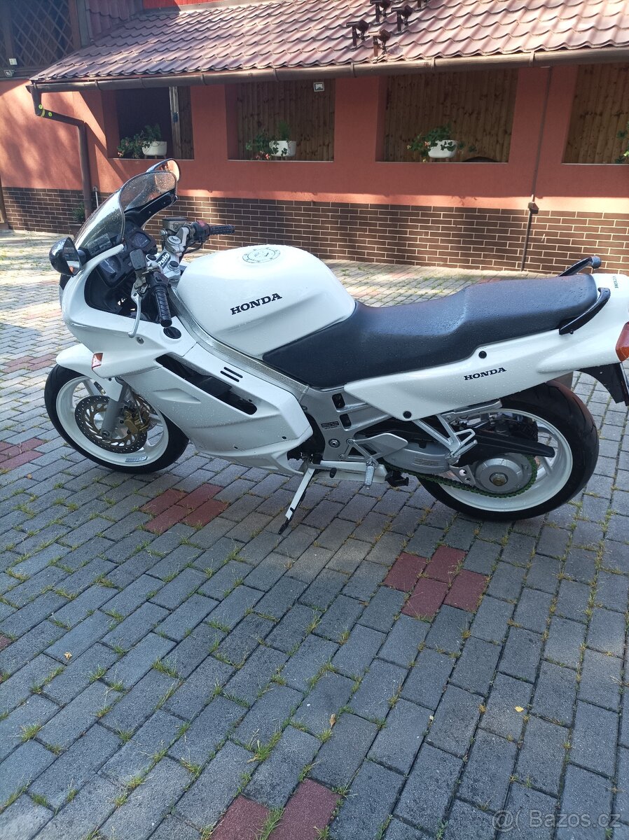 Prodám VFR 750 rc36 - 3